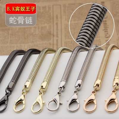 时尚点睛之笔 蛇骨链条，从五金配件到潮流宣言